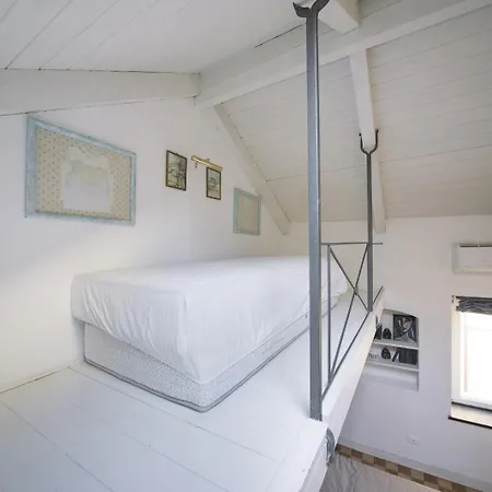 Apartment Hostdomus - Almare *