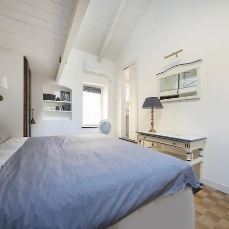 Apartment Hostdomus - Almare *